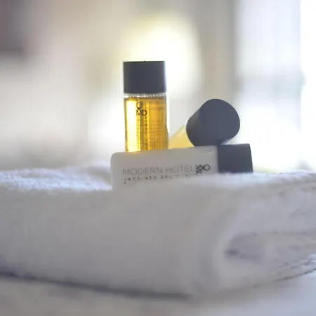 Md Modern - Jardines Hotel *